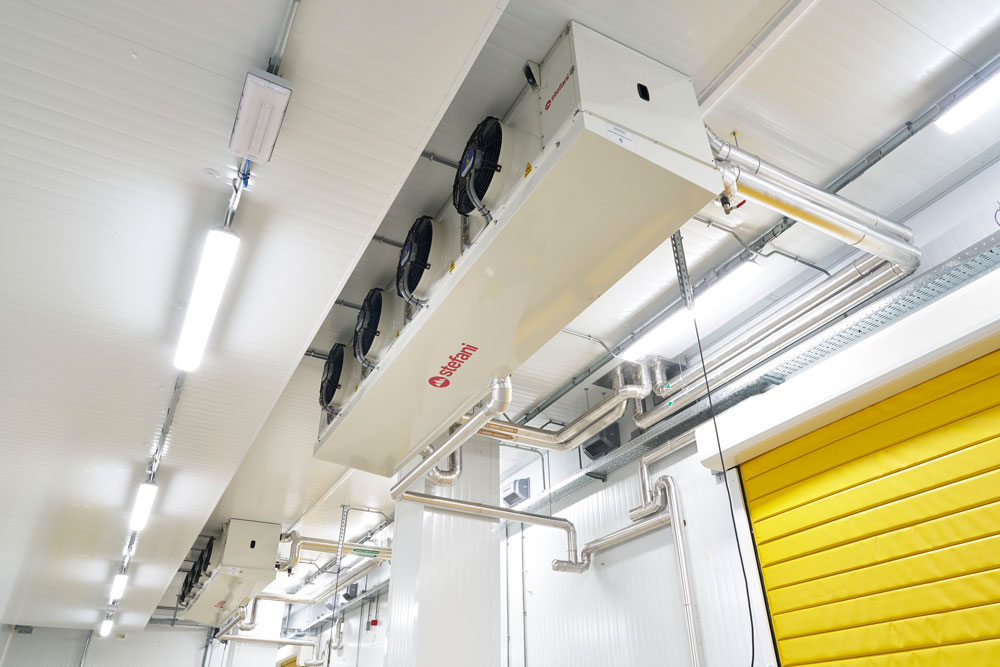 aerorefrigeratore grecale vista dal basso baia di carico impianto co2