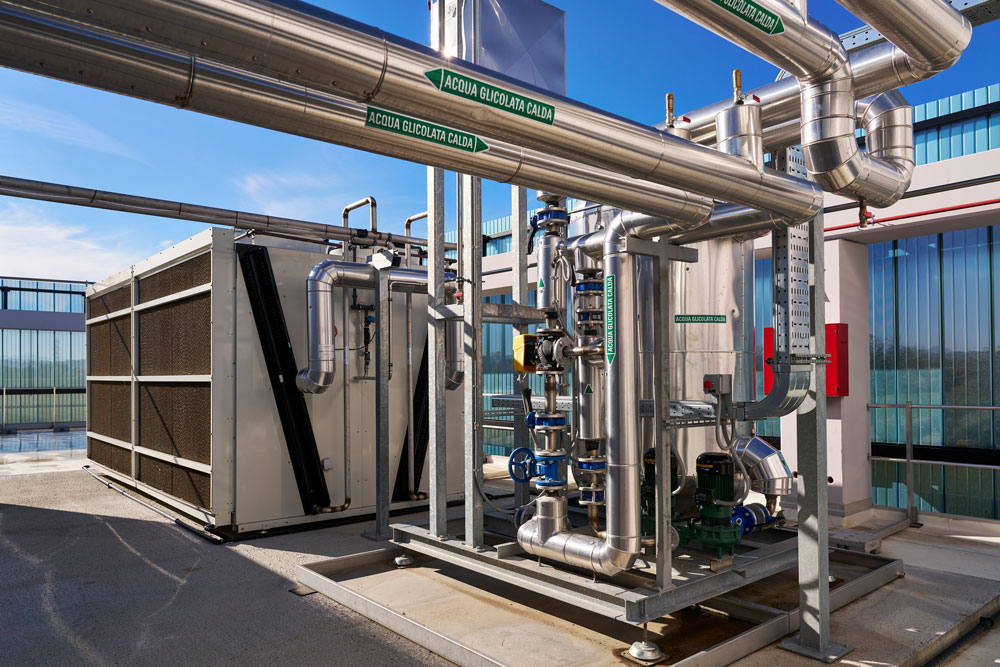 impianto refrigerazione industriale con dry cooler ostro vista laterale